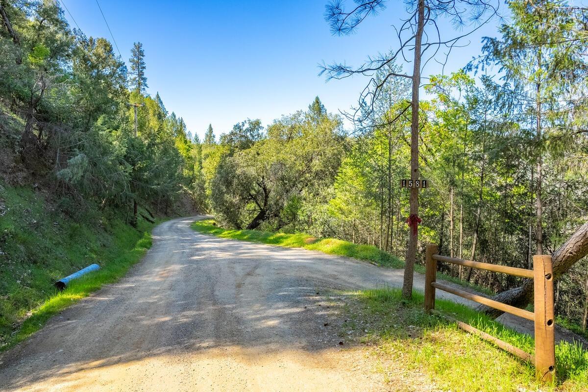 Detail Gallery Image 36 of 47 For 1581 Bear Rock Rd, Placerville,  CA 95667 - 3 Beds | 2/1 Baths