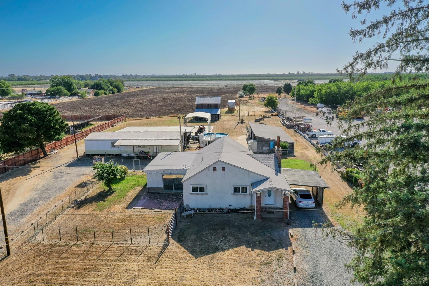 Detail Gallery Image 1 of 1 For 1047 N Jack Tone Rd, Stockton,  CA 95215 - 2 Beds | 1 Baths