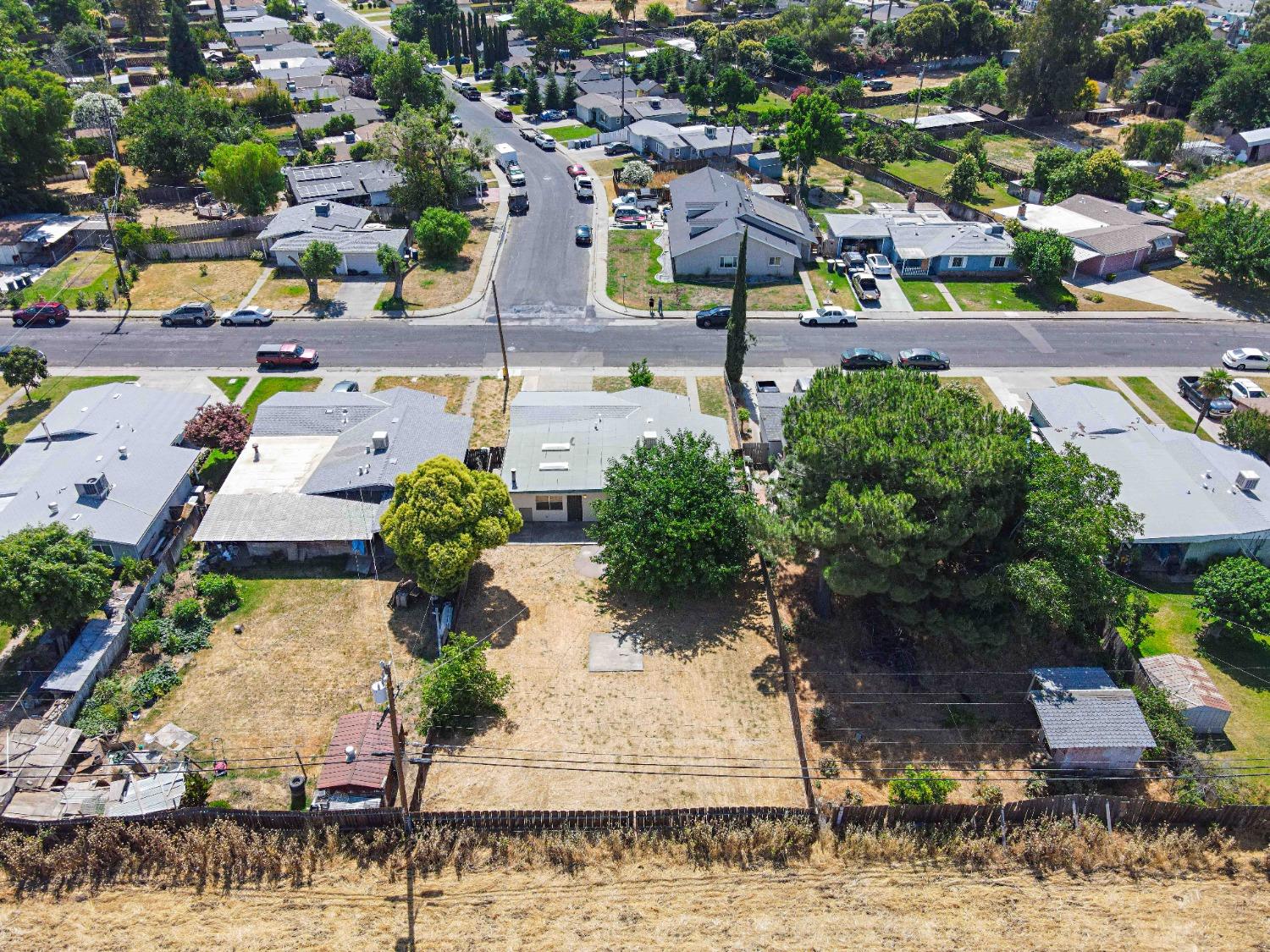 Detail Gallery Image 6 of 54 For 2595 Green St, Merced,  CA 95340 - 3 Beds | 2 Baths