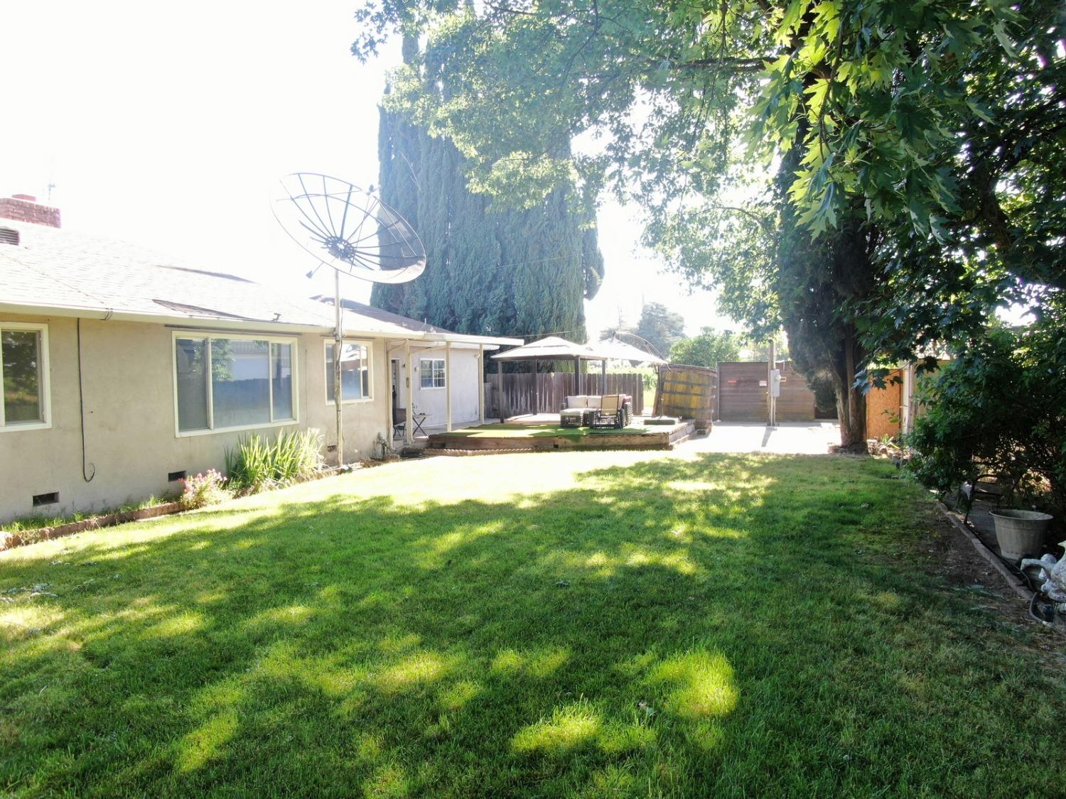 Detail Gallery Image 6 of 10 For 9582 E Harney Ln, Lodi,  CA 95240 - 3 Beds | 2 Baths