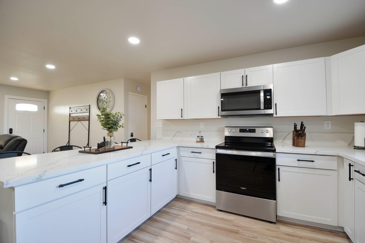 Josefina Way, La Grange, California image 11