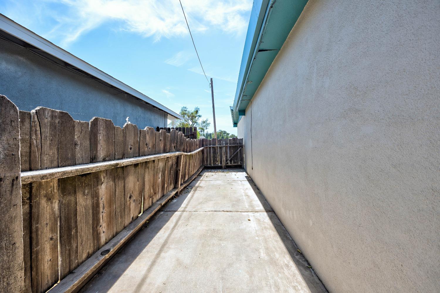 Detail Gallery Image 54 of 54 For 2595 Green St, Merced,  CA 95340 - 3 Beds | 2 Baths