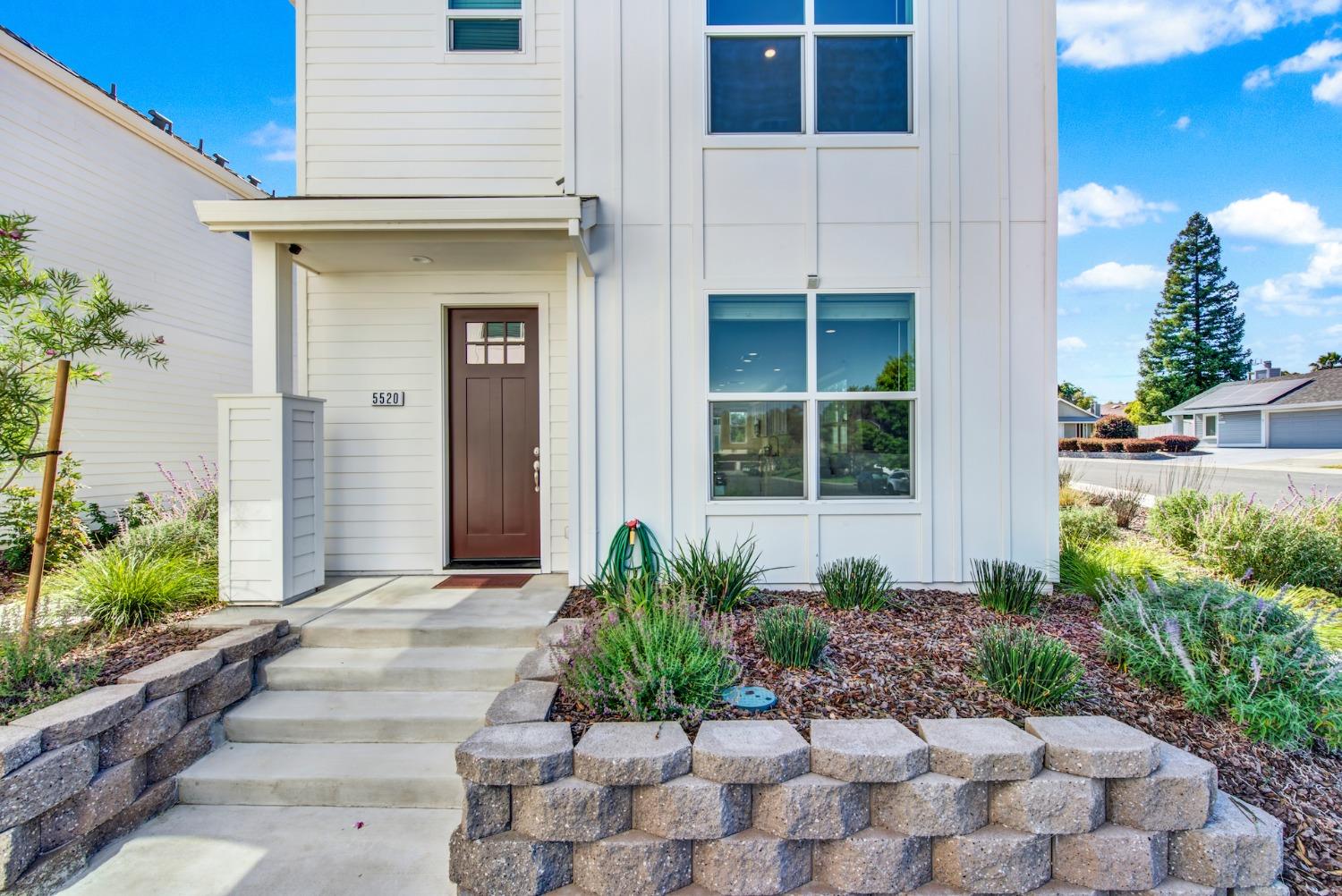 Detail Gallery Image 1 of 53 For 5520 Brinef Dr, Sacramento,  CA 95841 - 3 Beds | 2/1 Baths