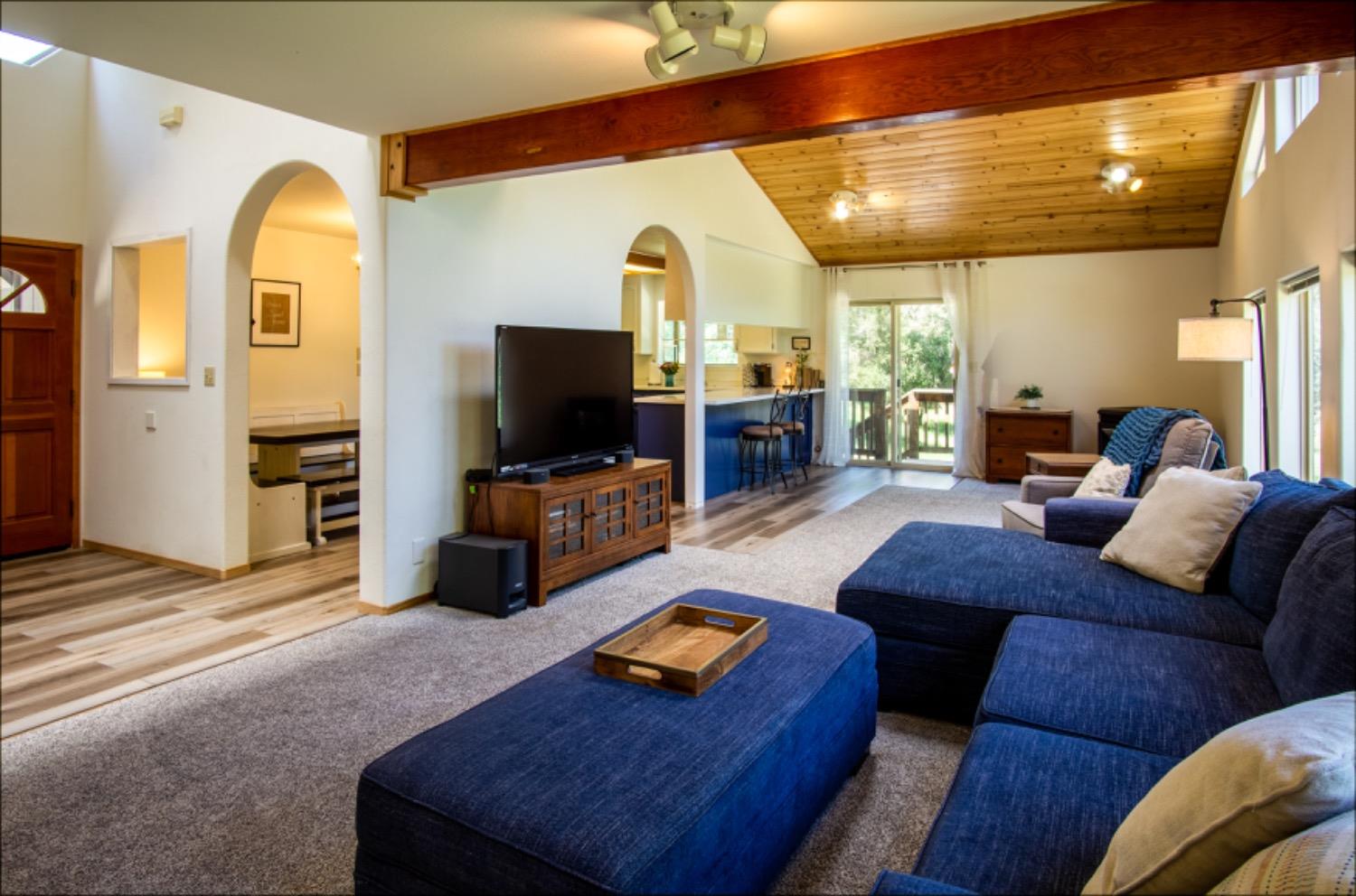 Detail Gallery Image 1 of 1 For 22261 Rambling Oaks, Grass Valley,  CA 95949 - 3 Beds | 2 Baths