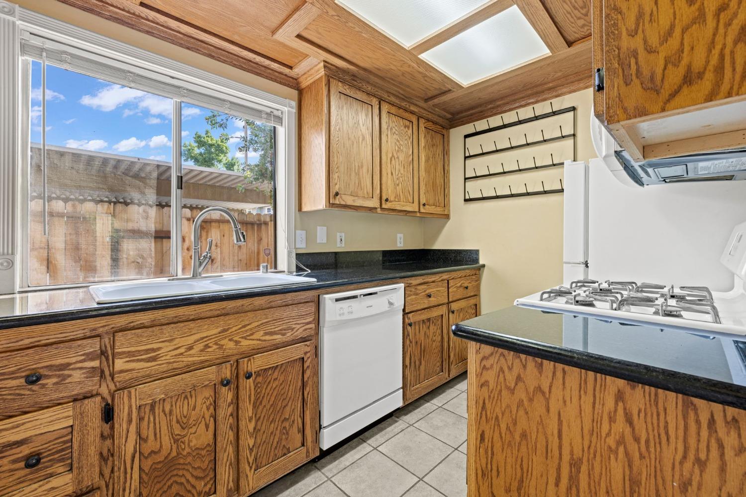 Detail Gallery Image 11 of 29 For 6509 Donegal Dr, Citrus Heights,  CA 95621 - 2 Beds | 1/1 Baths