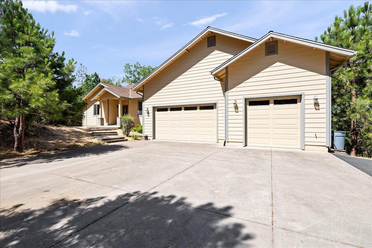 Detail Gallery Image 1 of 51 For 10717 Arianna Ct, Grass Valley,  CA 95949 - 3 Beds | 2/1 Baths