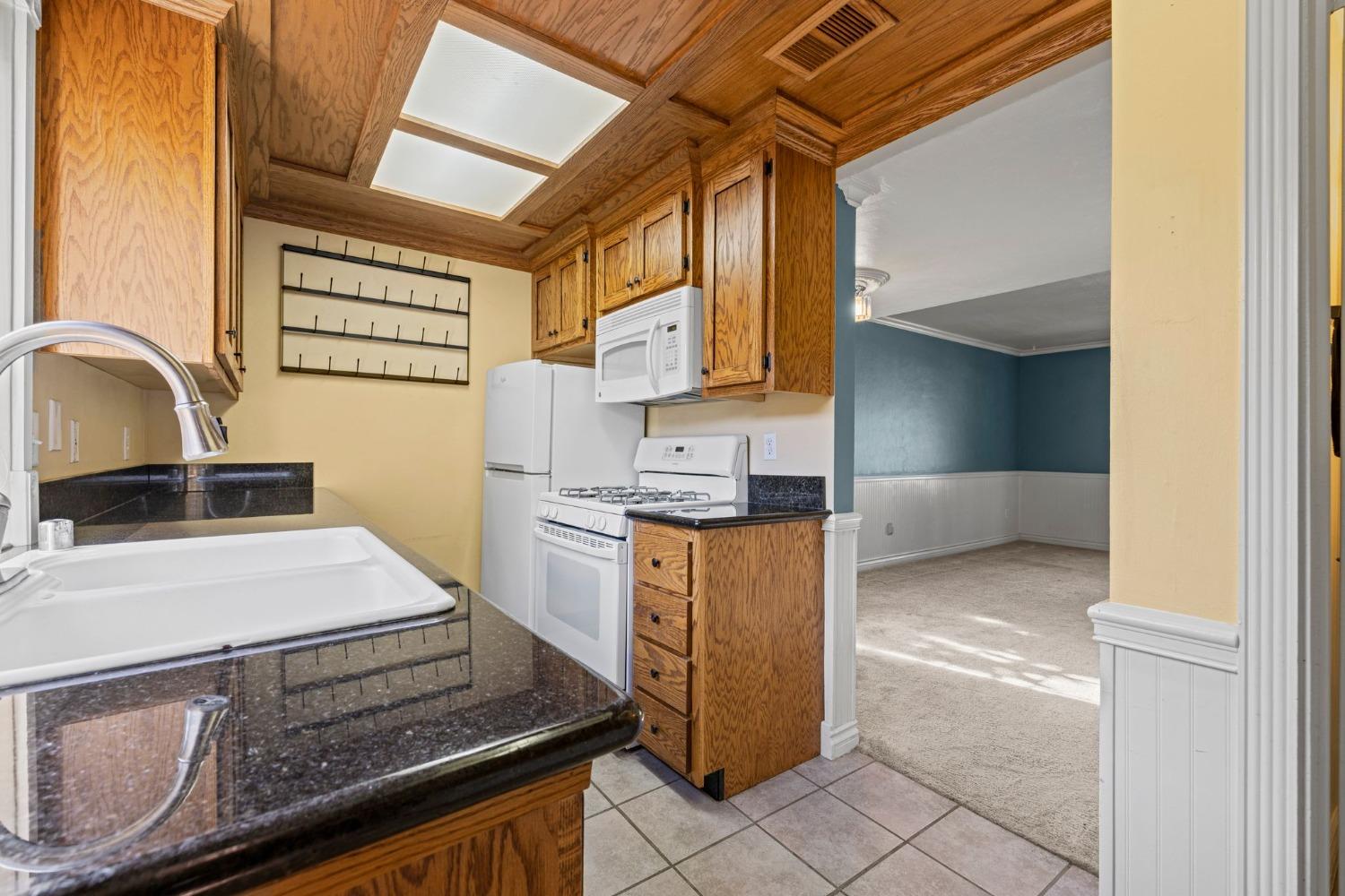 Detail Gallery Image 10 of 29 For 6509 Donegal Dr, Citrus Heights,  CA 95621 - 2 Beds | 1/1 Baths