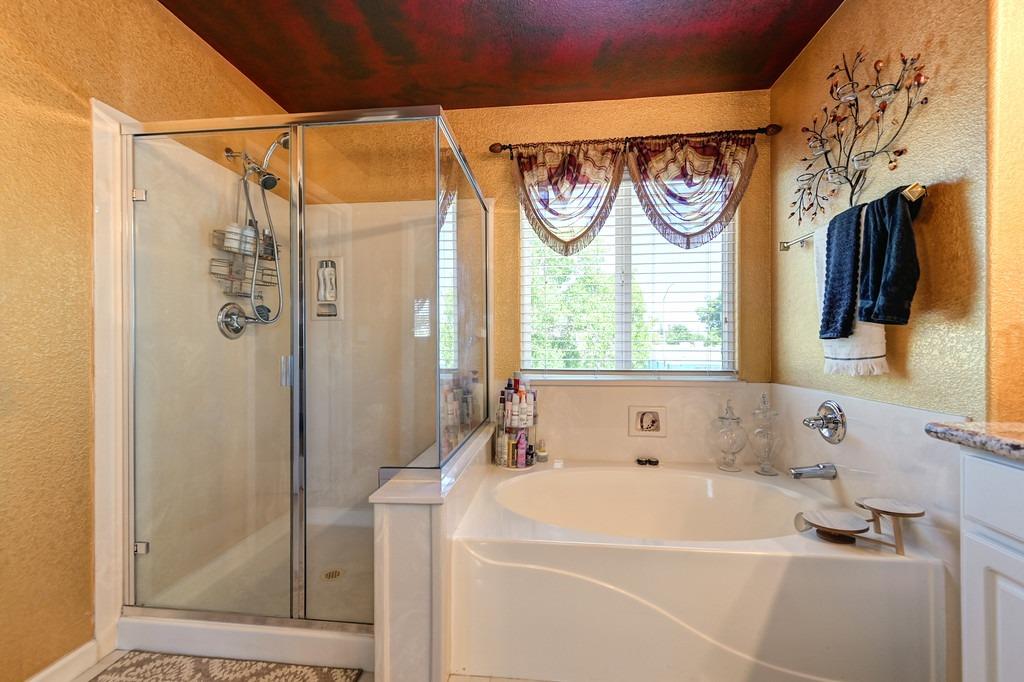 Detail Gallery Image 16 of 27 For 4481 Sundari Ave, Olivehurst,  CA 95961 - 5 Beds | 2/1 Baths