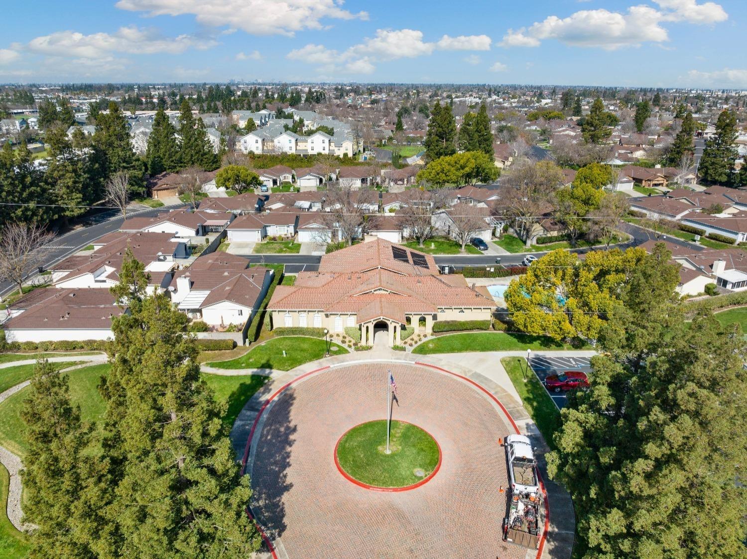 Detail Gallery Image 28 of 31 For 7124 Sunbreeze Ln, Sacramento,  CA 95828 - 2 Beds | 2 Baths