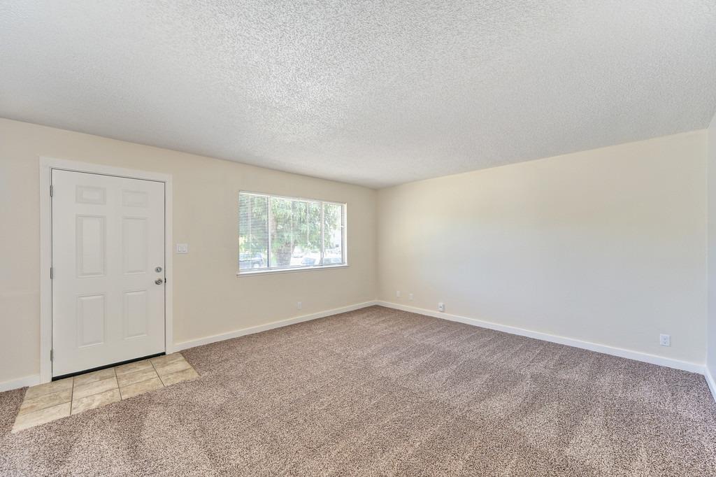 Photo #3: 224064692 Listing 