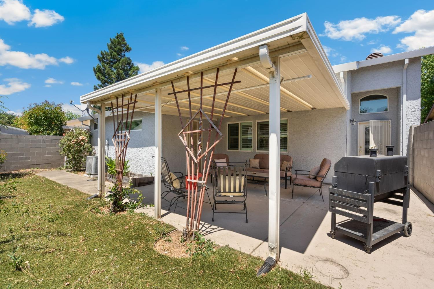 Detail Gallery Image 23 of 31 For 7124 Sunbreeze Ln, Sacramento,  CA 95828 - 2 Beds | 2 Baths