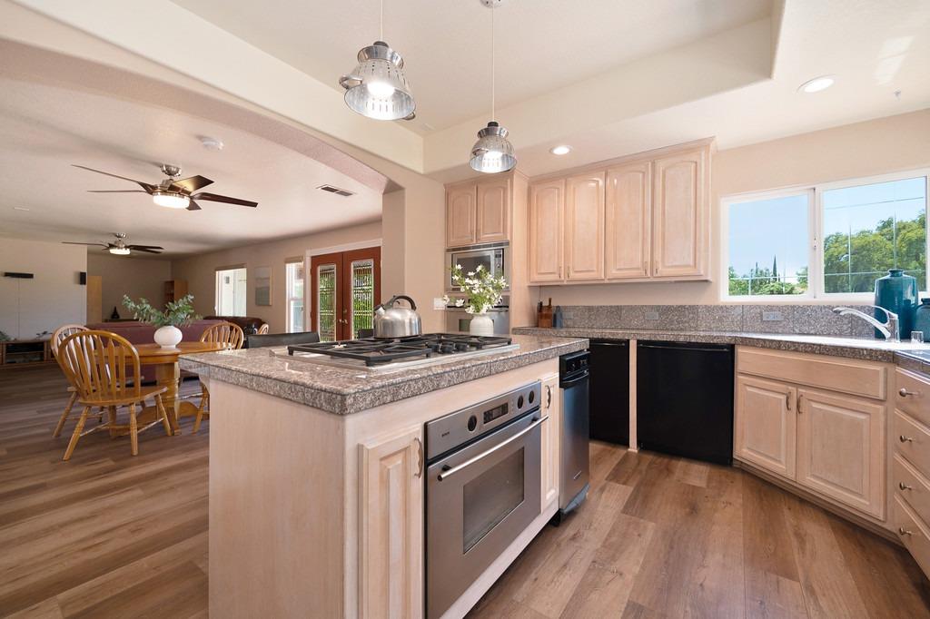 Detail Gallery Image 33 of 95 For 3440 Argonaut Ave, Rocklin,  CA 95677 - 5 Beds | 3/1 Baths