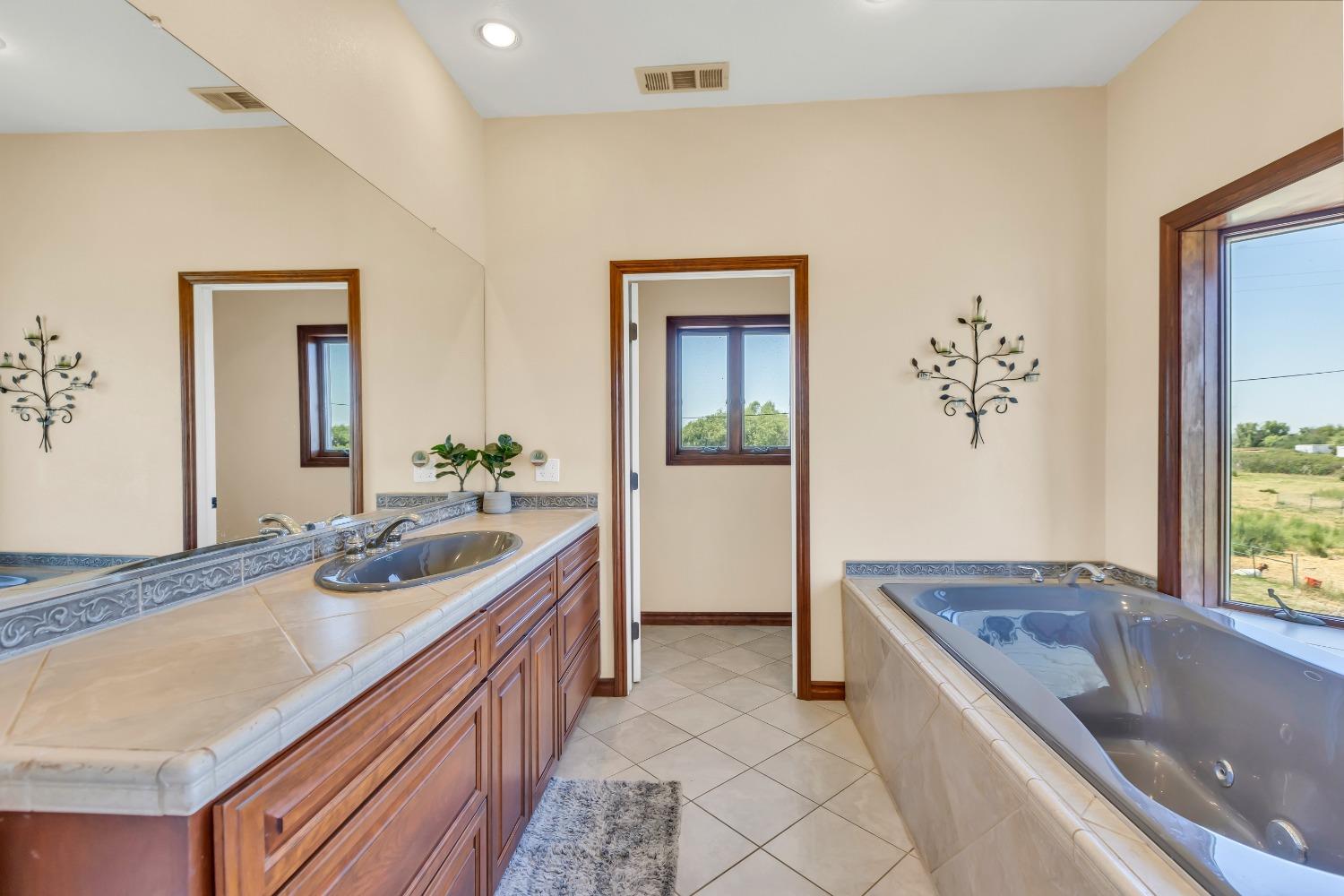 Detail Gallery Image 50 of 99 For 19050 Sherman Island East Le Rd, Rio Vista,  CA 94571 - 4 Beds | 2 Baths