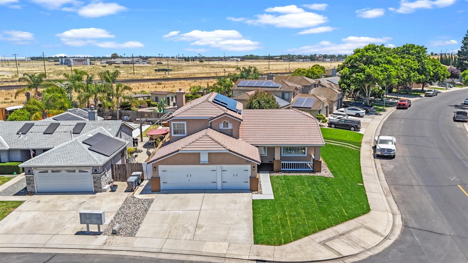 Chantilly Court, Lathrop, California image 3