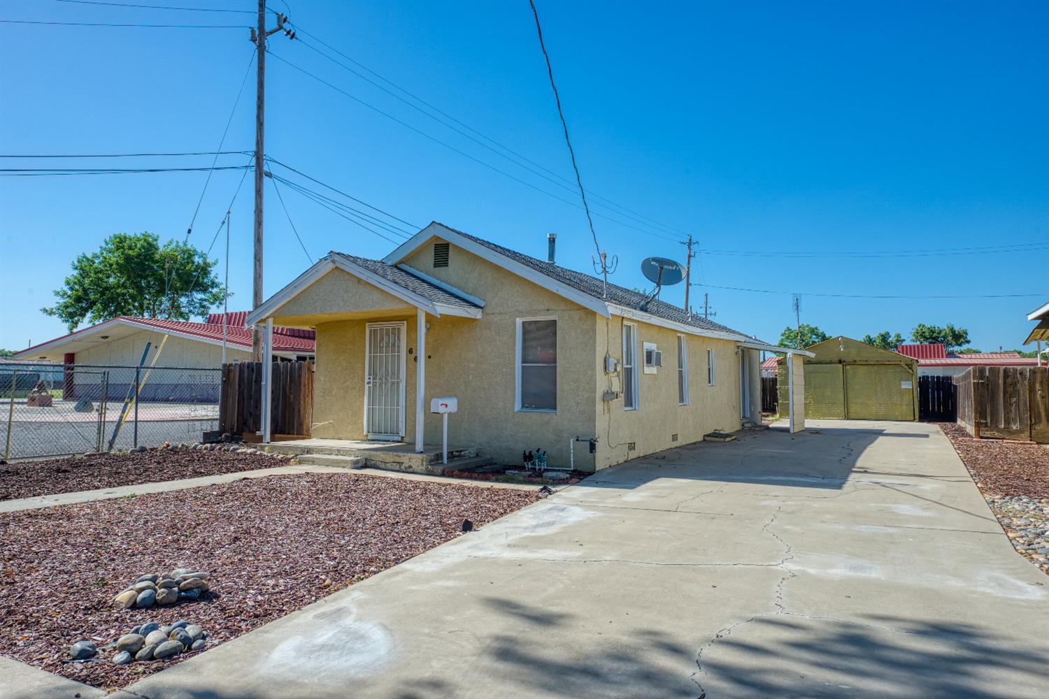 Wallis Avenue, Gustine, California image 5