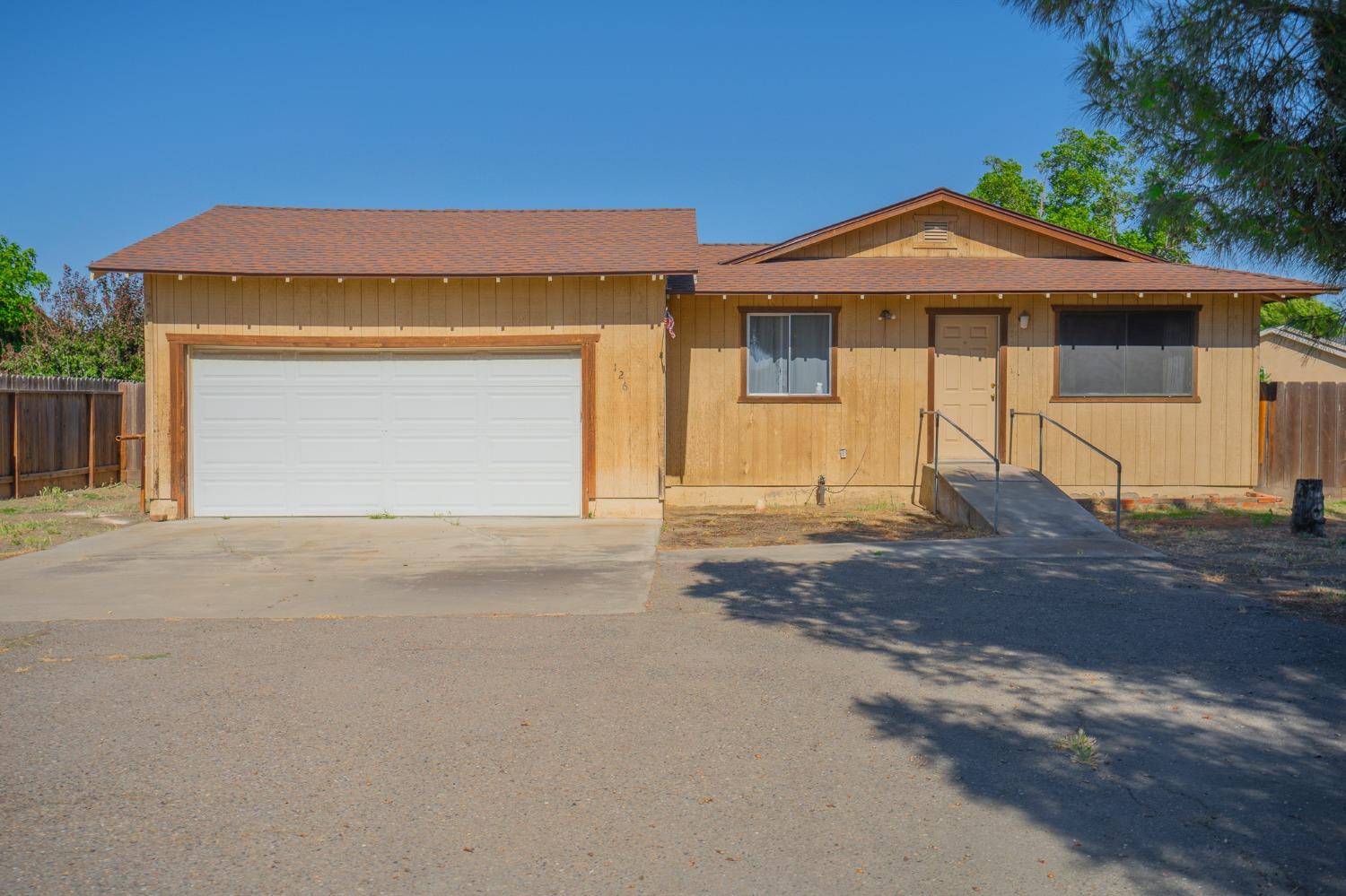 Detail Gallery Image 1 of 1 For 126 North St, Los Banos,  CA 93635 - 4 Beds | 2 Baths