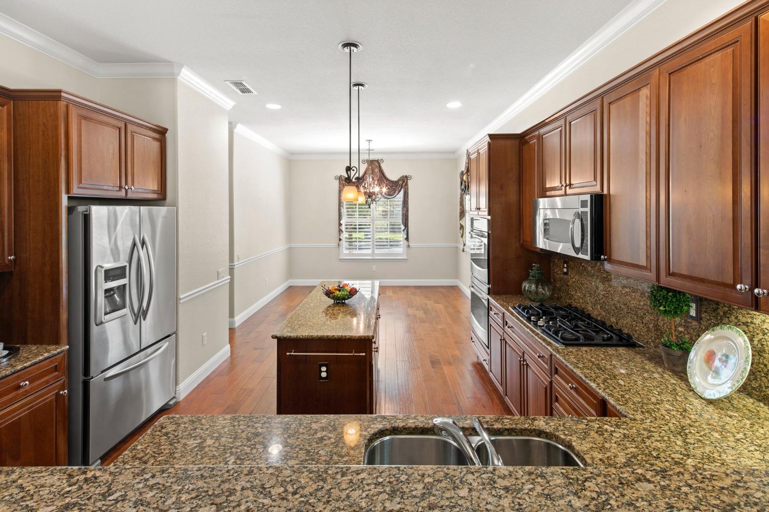 Detail Gallery Image 18 of 57 For 2081 Devonport Loop, Roseville,  CA 95747 - 2 Beds | 2 Baths