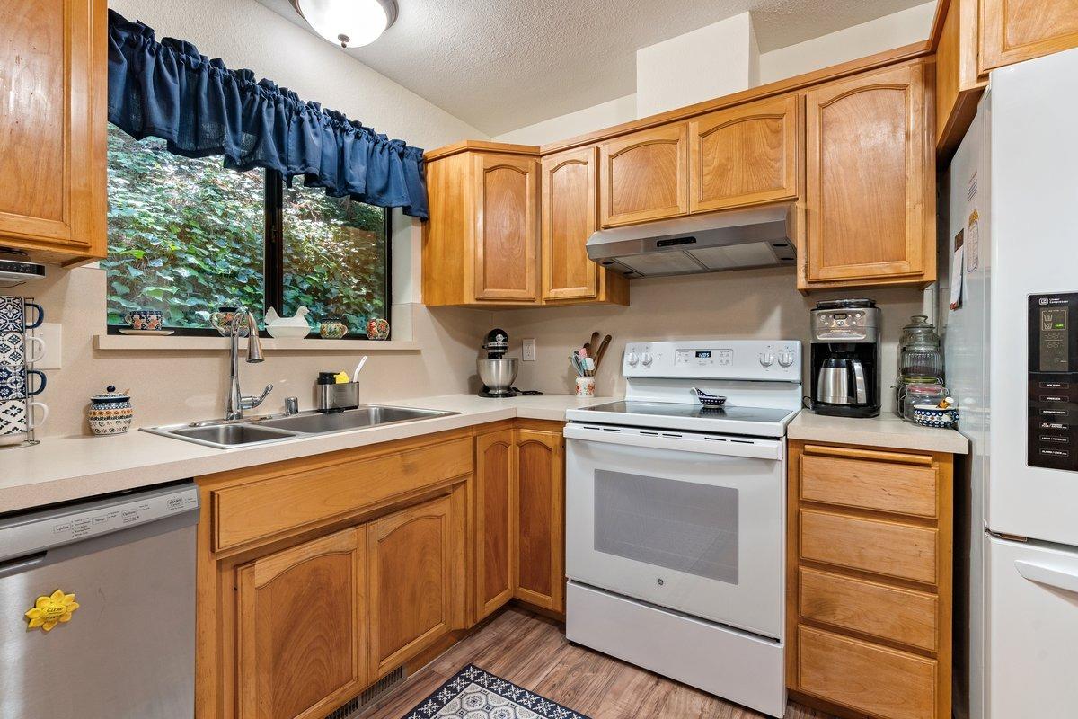 Detail Gallery Image 13 of 47 For 11415 Sunset Pl, Grass Valley,  CA 95949 - 3 Beds | 2 Baths