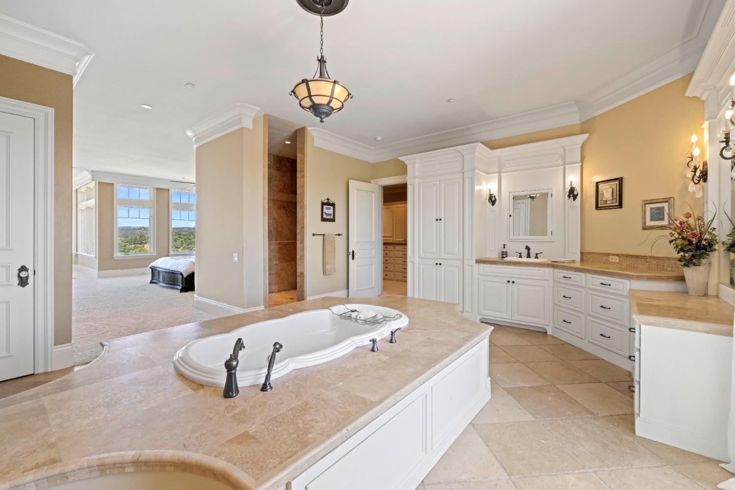 Detail Gallery Image 38 of 51 For 8120 Brookhollow Ct, Loomis,  CA 95650 - 5 Beds | 4/1 Baths