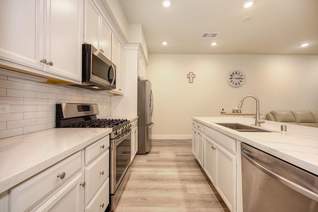 Detail Gallery Image 9 of 50 For 1661 Spring St #231,  Davis,  CA 95616 - 2 Beds | 2 Baths