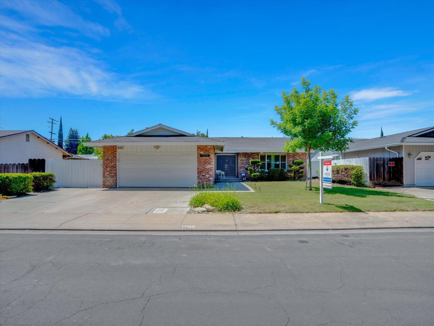 Detail Gallery Image 2 of 25 For 1708 Fernandes St, Modesto,  CA 95355 - 3 Beds | 2 Baths