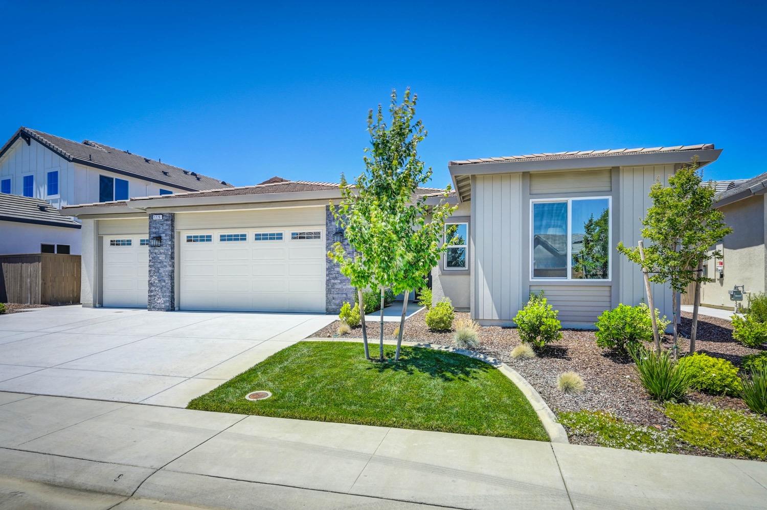 Detail Gallery Image 1 of 1 For 1226 Buck Ridge Dr, Rocklin,  CA 95765 - 3 Beds | 3 Baths