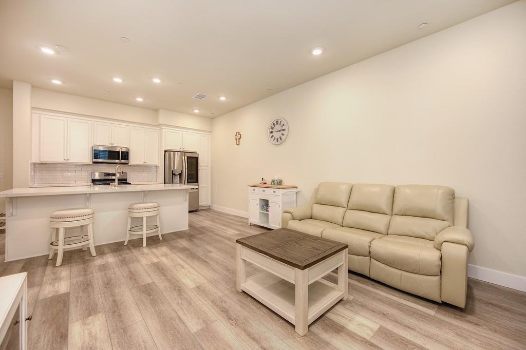 Detail Gallery Image 8 of 50 For 1661 Spring St #231,  Davis,  CA 95616 - 2 Beds | 2 Baths