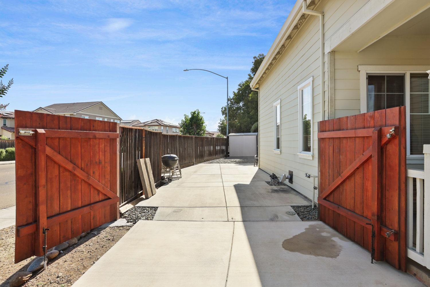 Detail Gallery Image 24 of 34 For 4478 Bonsai Ave, Tracy,  CA 95377 - 3 Beds | 2/1 Baths