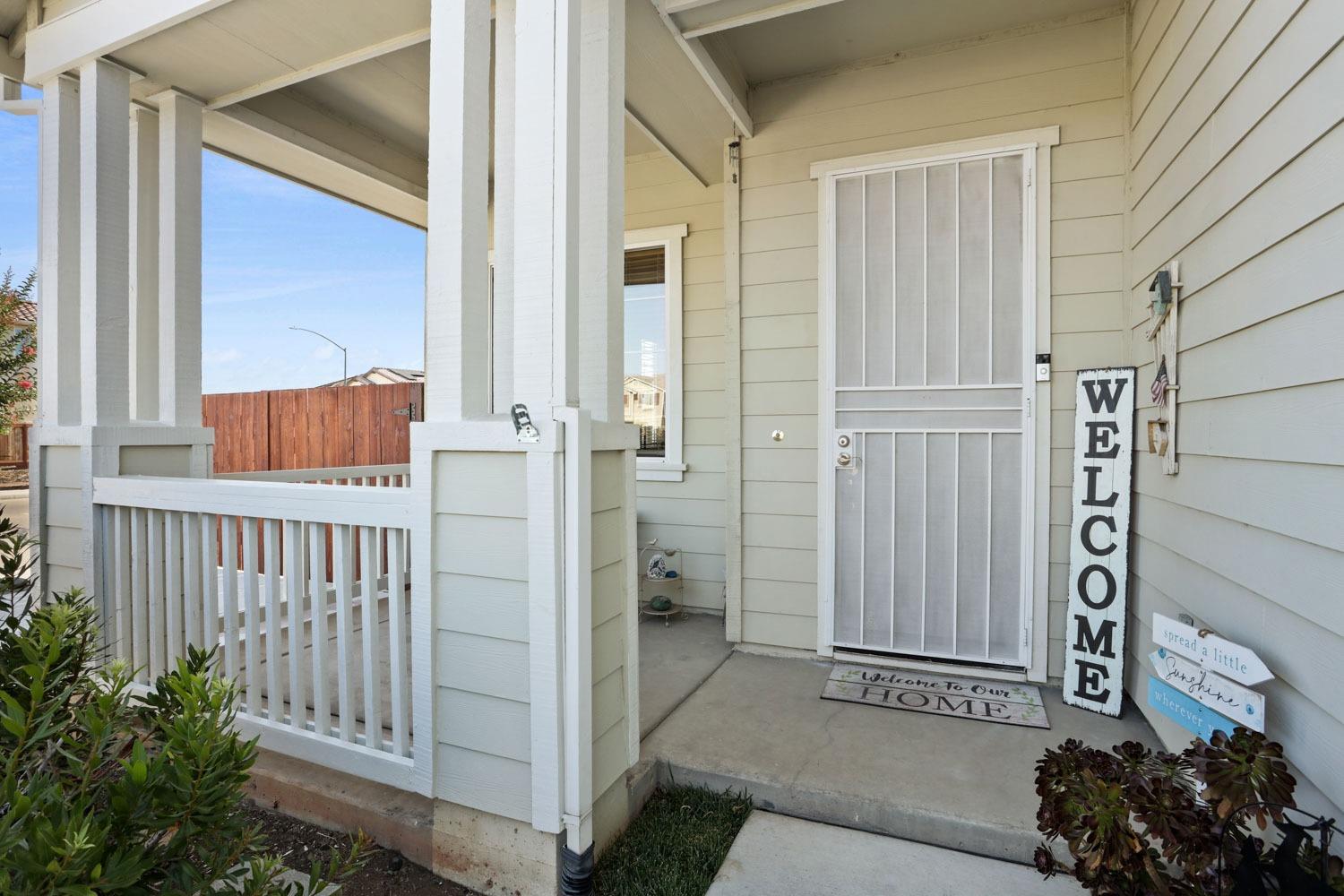 Detail Gallery Image 4 of 34 For 4478 Bonsai Ave, Tracy,  CA 95377 - 3 Beds | 2/1 Baths