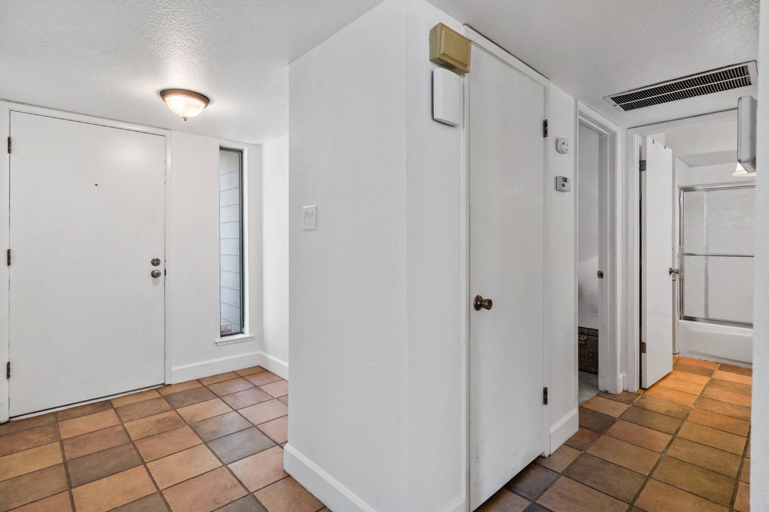 Detail Gallery Image 21 of 44 For 6805 Mill Springs Ct, Stockton,  CA 95219 - 2 Beds | 2 Baths