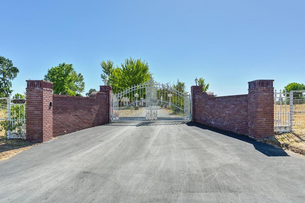 Detail Gallery Image 1 of 1 For 12369 Overland Way, Wilton,  CA 95693 - 4 Beds | 2/1 Baths