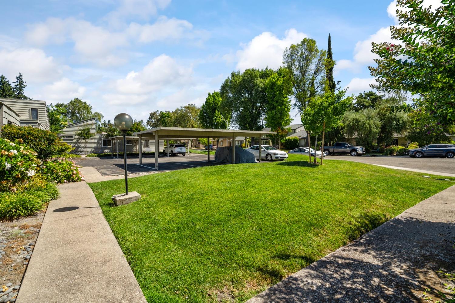 Detail Gallery Image 7 of 44 For 6805 Mill Springs Ct, Stockton,  CA 95219 - 2 Beds | 2 Baths