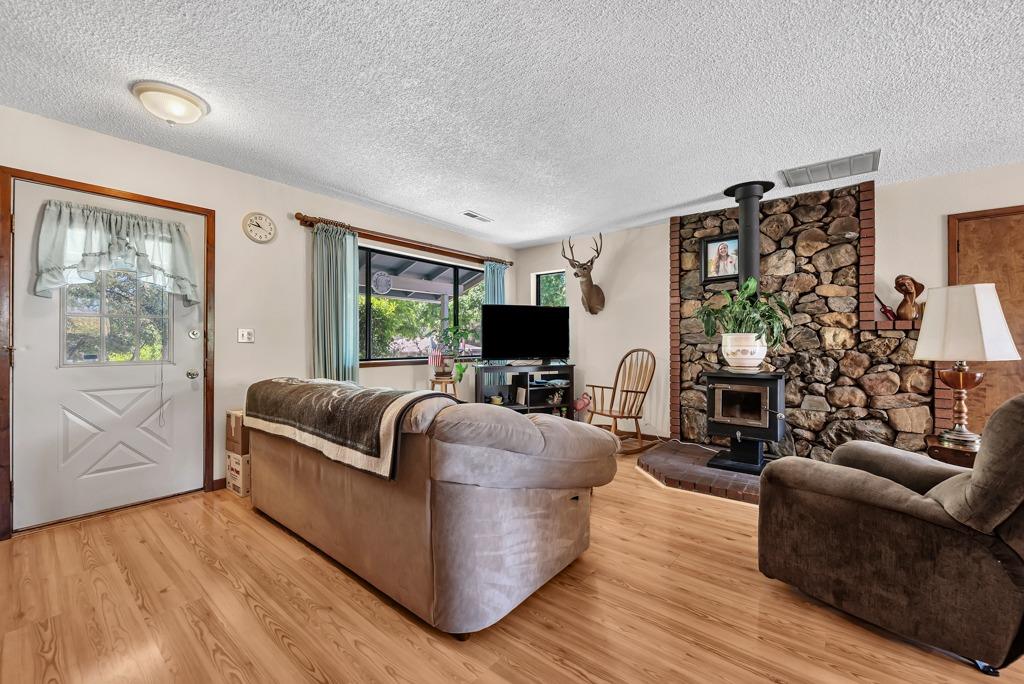 Detail Gallery Image 9 of 29 For 363 Jane Dr, Placerville,  CA 95667 - 2 Beds | 1 Baths