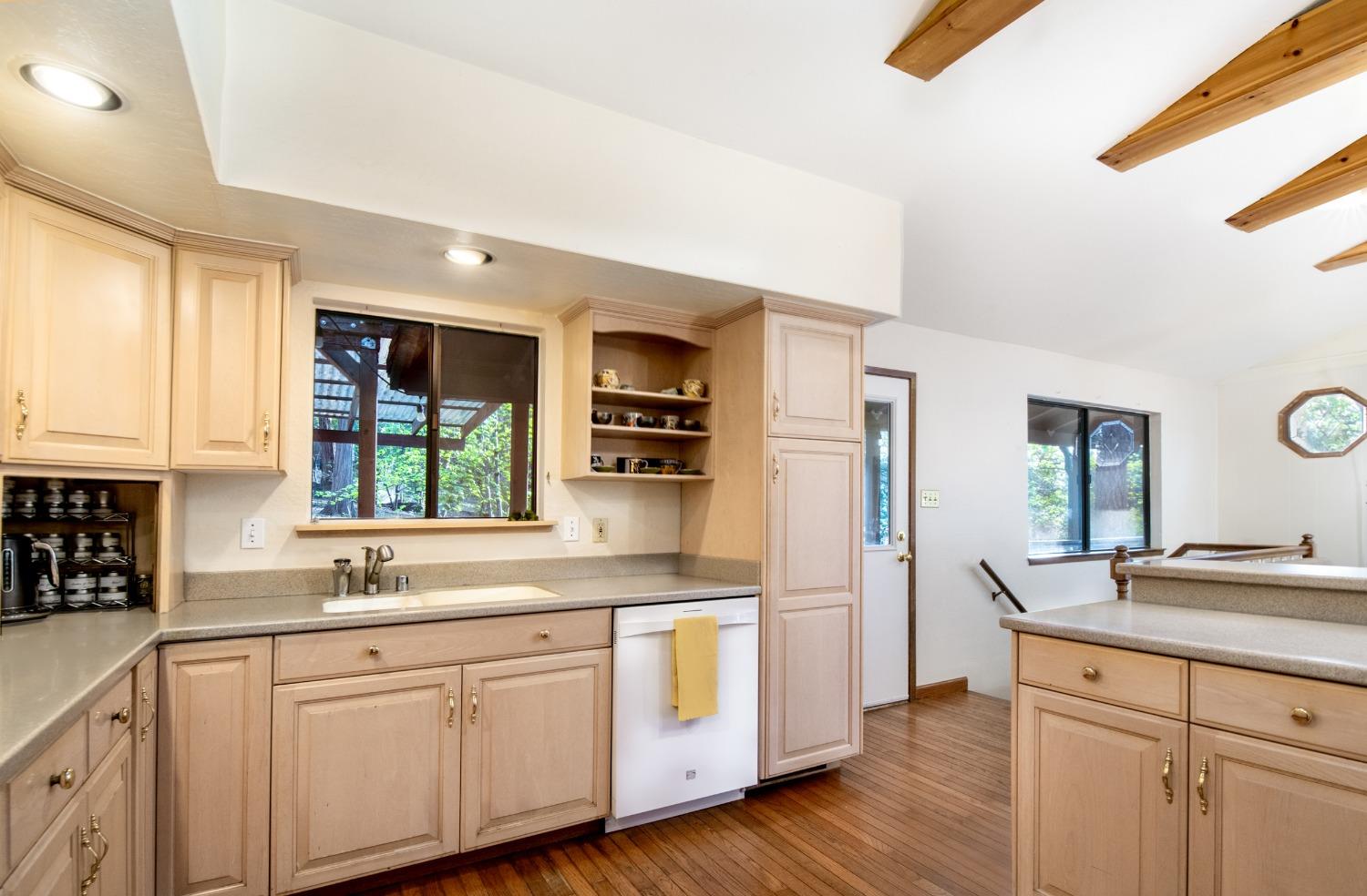 Detail Gallery Image 9 of 46 For 14119 Liquidambar Ln, Grass Valley,  CA 95945 - 3 Beds | 2 Baths