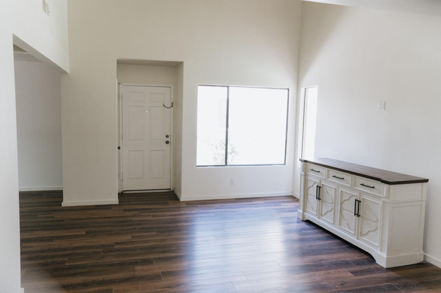 Detail Gallery Image 9 of 28 For 30 Adelphi Ct, Sacramento,  CA 95825 - 2 Beds | 2/1 Baths