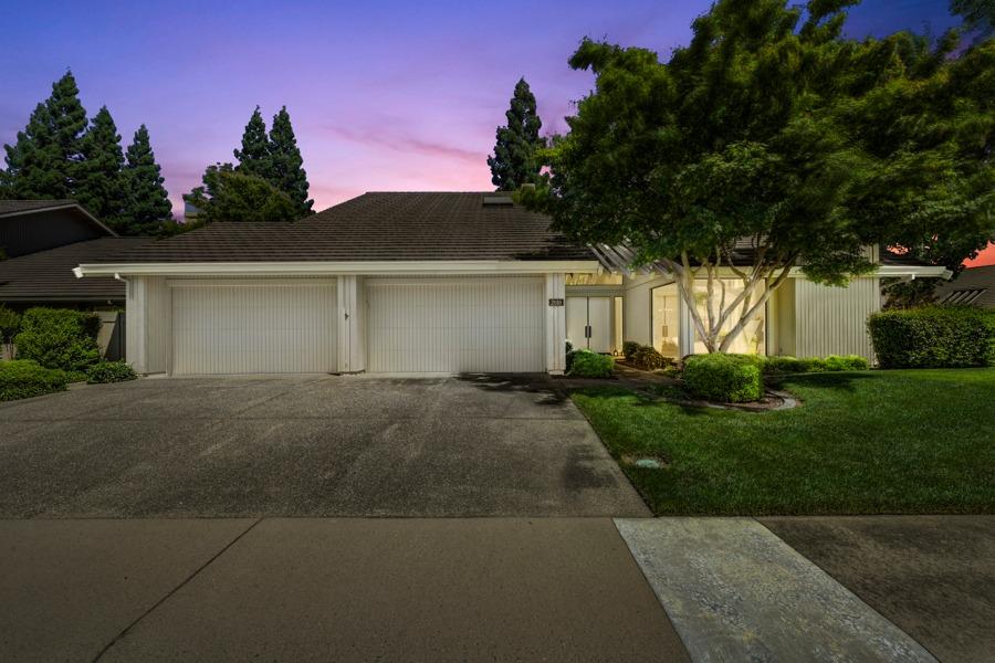 Detail Gallery Image 1 of 1 For 2010 Granite Bar Way, Gold River,  CA 95670 - 4 Beds | 2/1 Baths