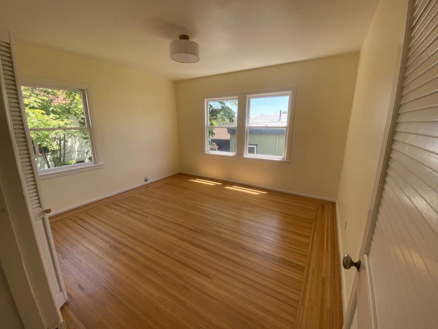 Detail Gallery Image 7 of 13 For 2801 Clay St, Alameda,  CA 94501 - 2 Beds | 1 Baths