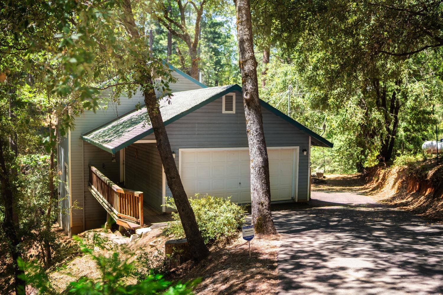 Detail Gallery Image 1 of 38 For 5182 Cedarwood Ln, Placerville,  CA 95667 - 3 Beds | 2 Baths