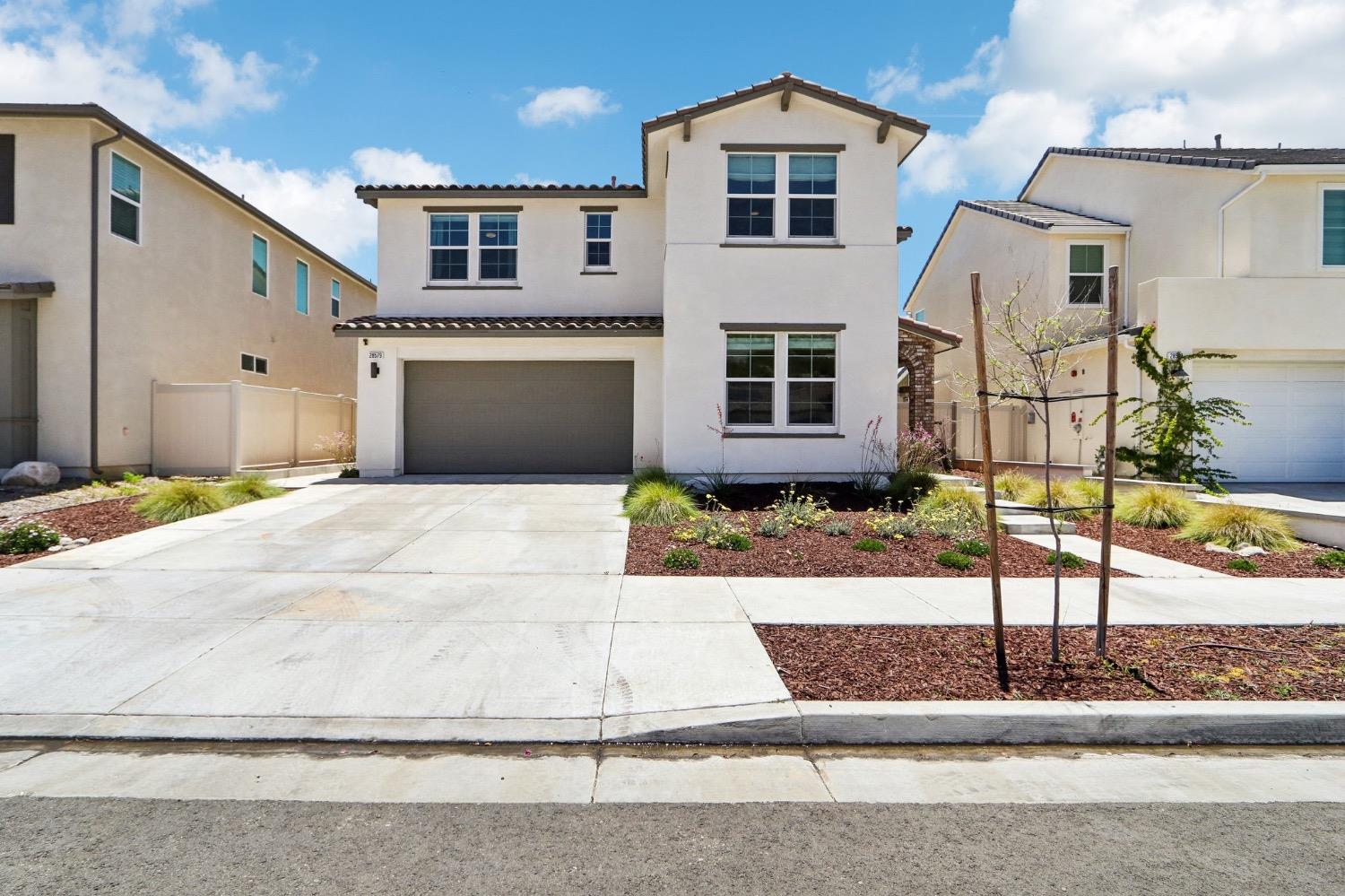 Detail Gallery Image 1 of 1 For 28579 Foothill Way, Santa Clarita,  CA 91350 - 4 Beds | 3 Baths