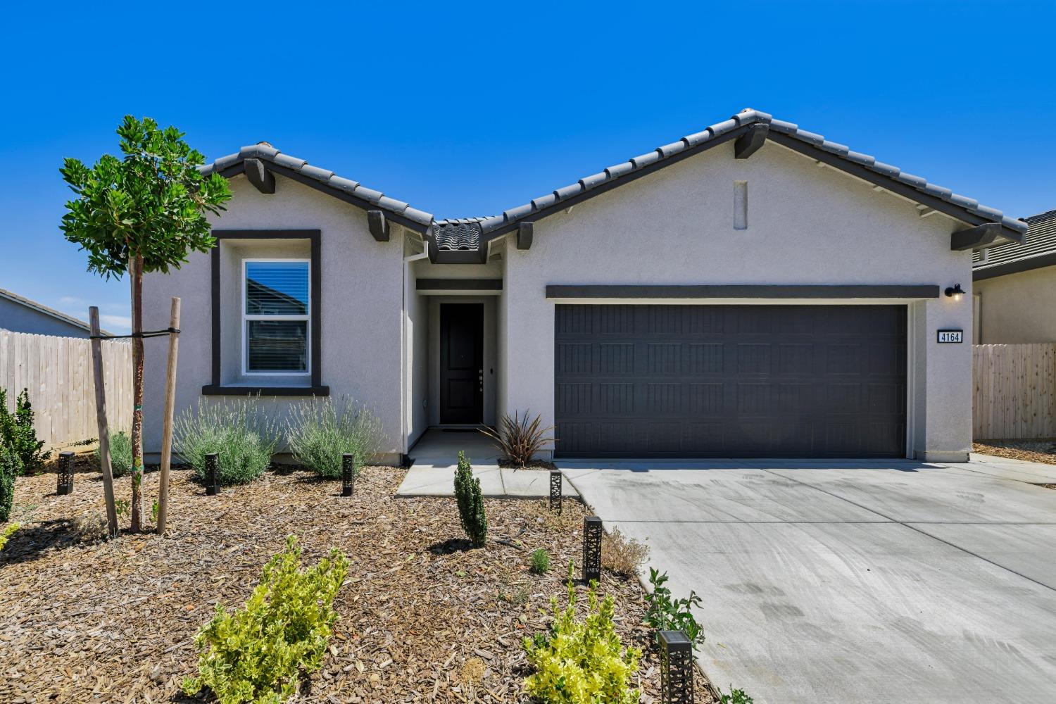 Detail Gallery Image 1 of 1 For 4164 Arjuna Way, Rancho Cordova,  CA 95742 - 3 Beds | 2 Baths