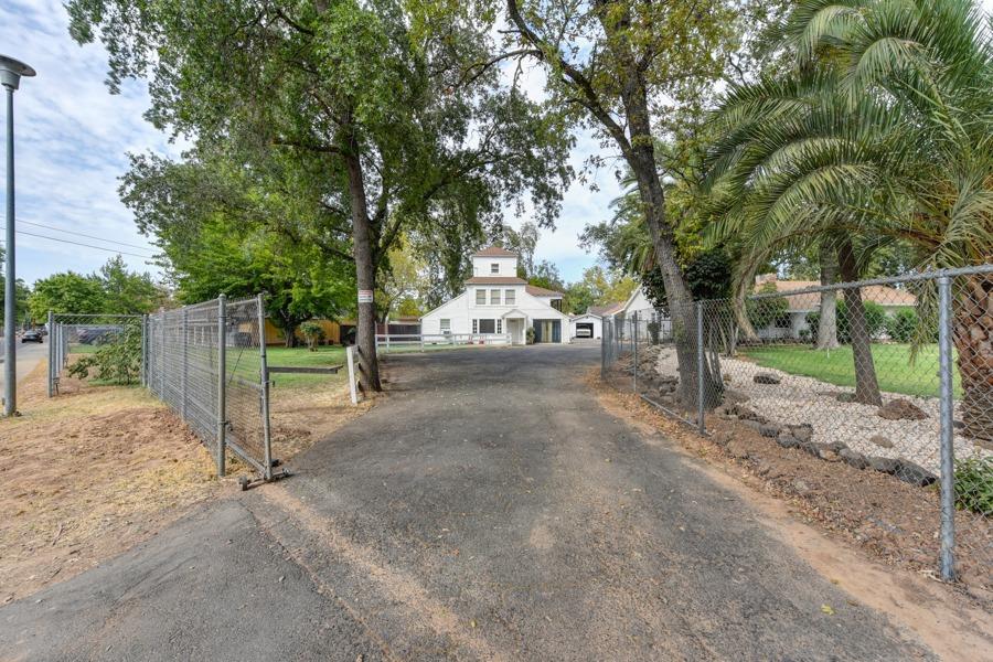 Detail Gallery Image 76 of 99 For 1655 Los Robles Blvd, Sacramento,  CA 95838 - 9 Beds | 3/1 Baths