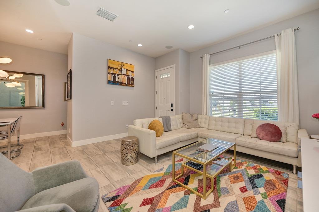 Crane Lane, West Sacramento, CA, 95691-6436