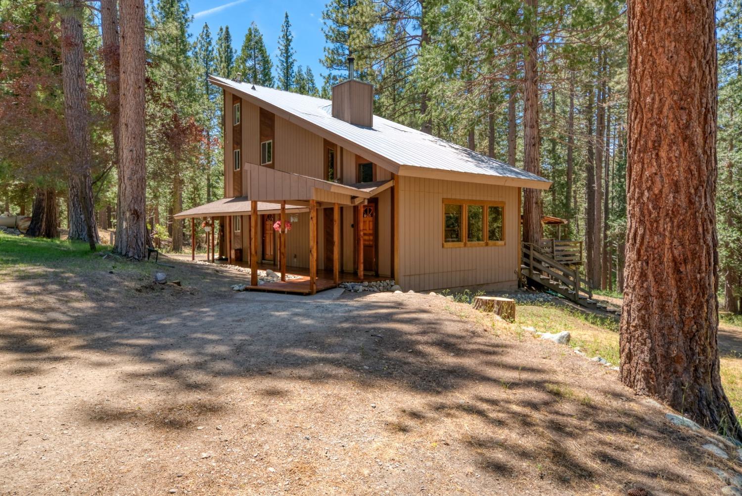 Detail Gallery Image 1 of 46 For 1496 Red Fox Rd, Clio,  CA 96106 - 4 Beds | 1/1 Baths