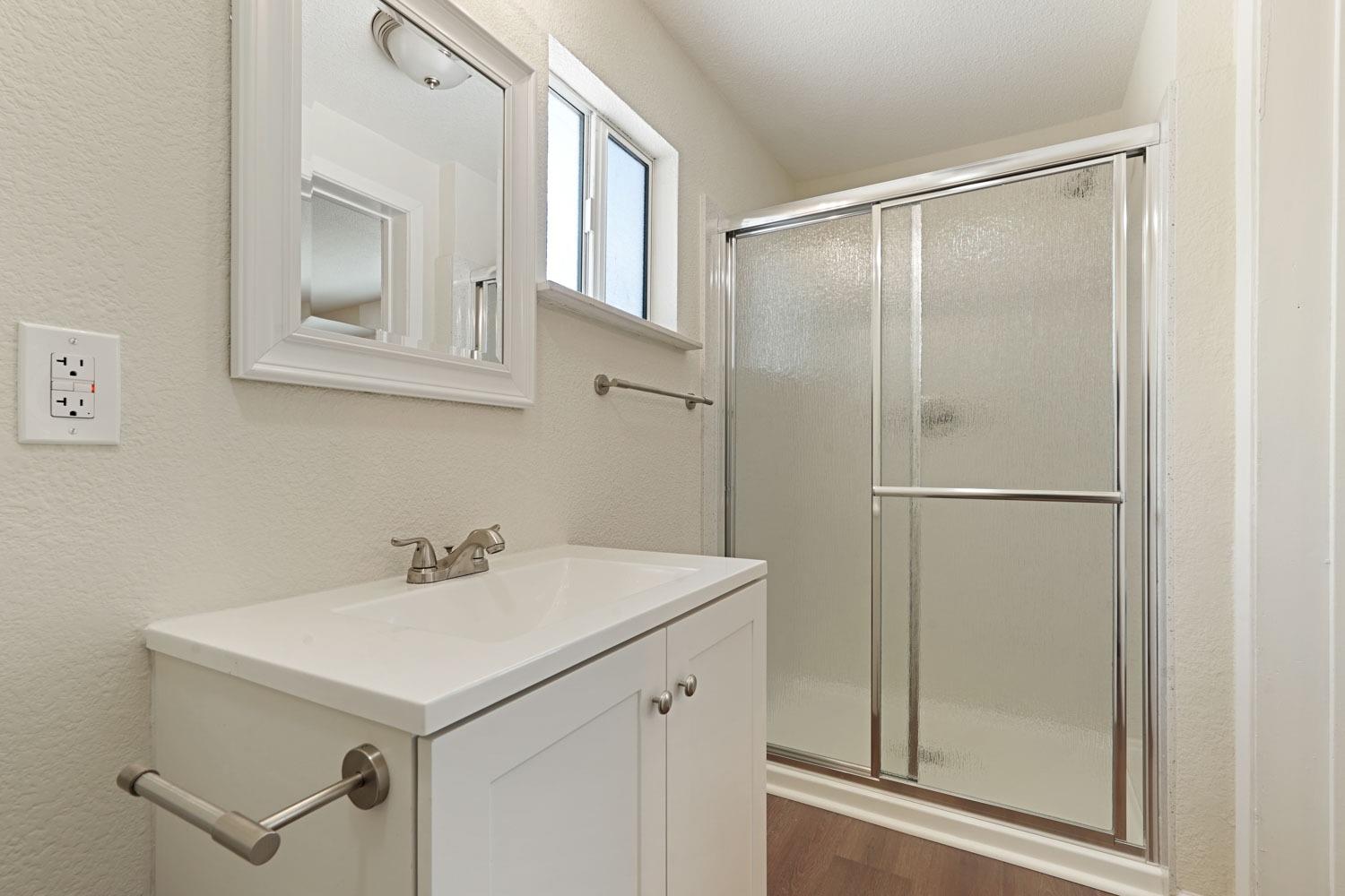 Detail Gallery Image 32 of 47 For 101 W Lockeford St, Lodi,  CA 95240 - 5 Beds | 3/1 Baths