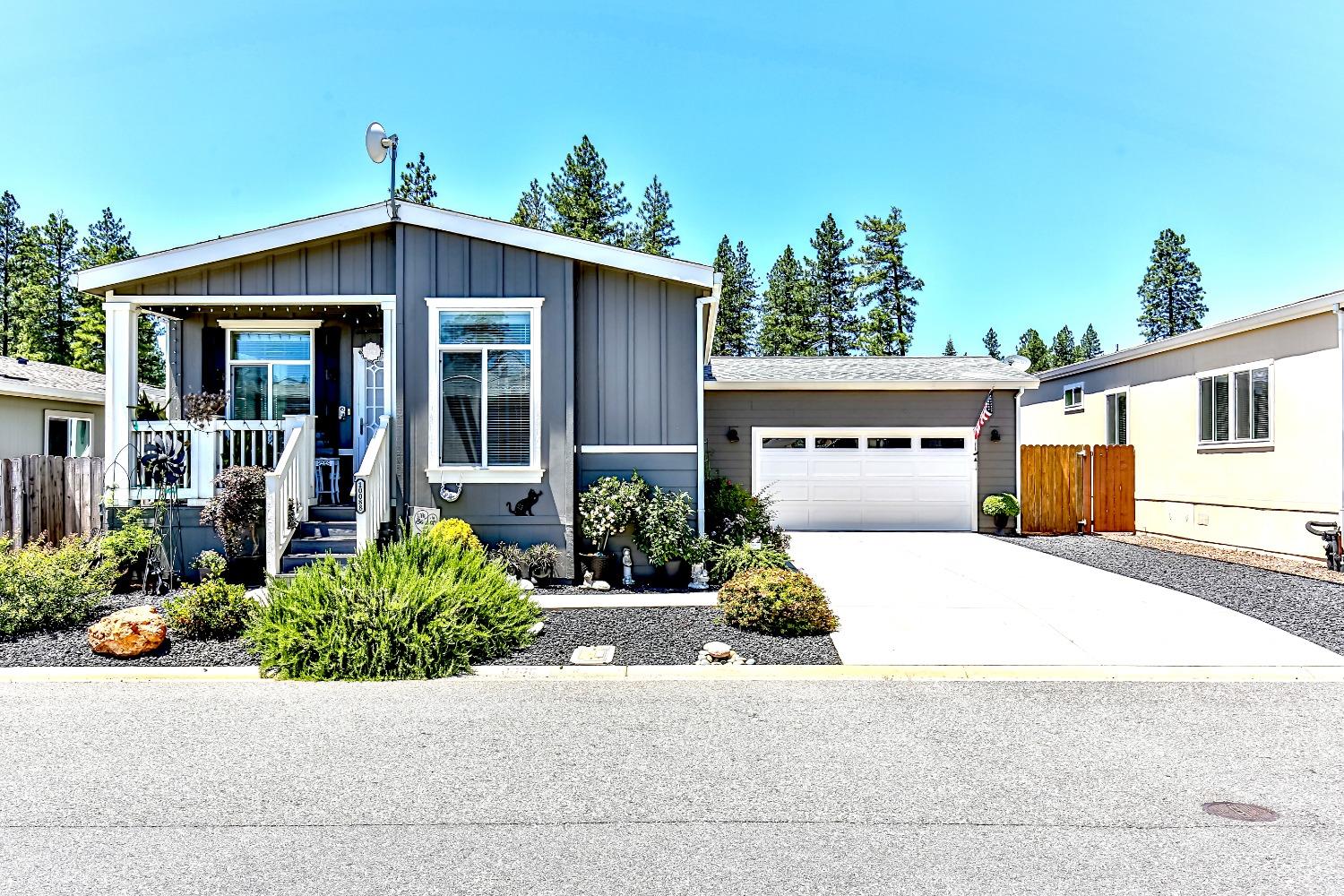 Detail Gallery Image 1 of 18 For 10088 Heritage Oak Dr, Grass Valley,  CA 95949 - 3 Beds | 2 Baths