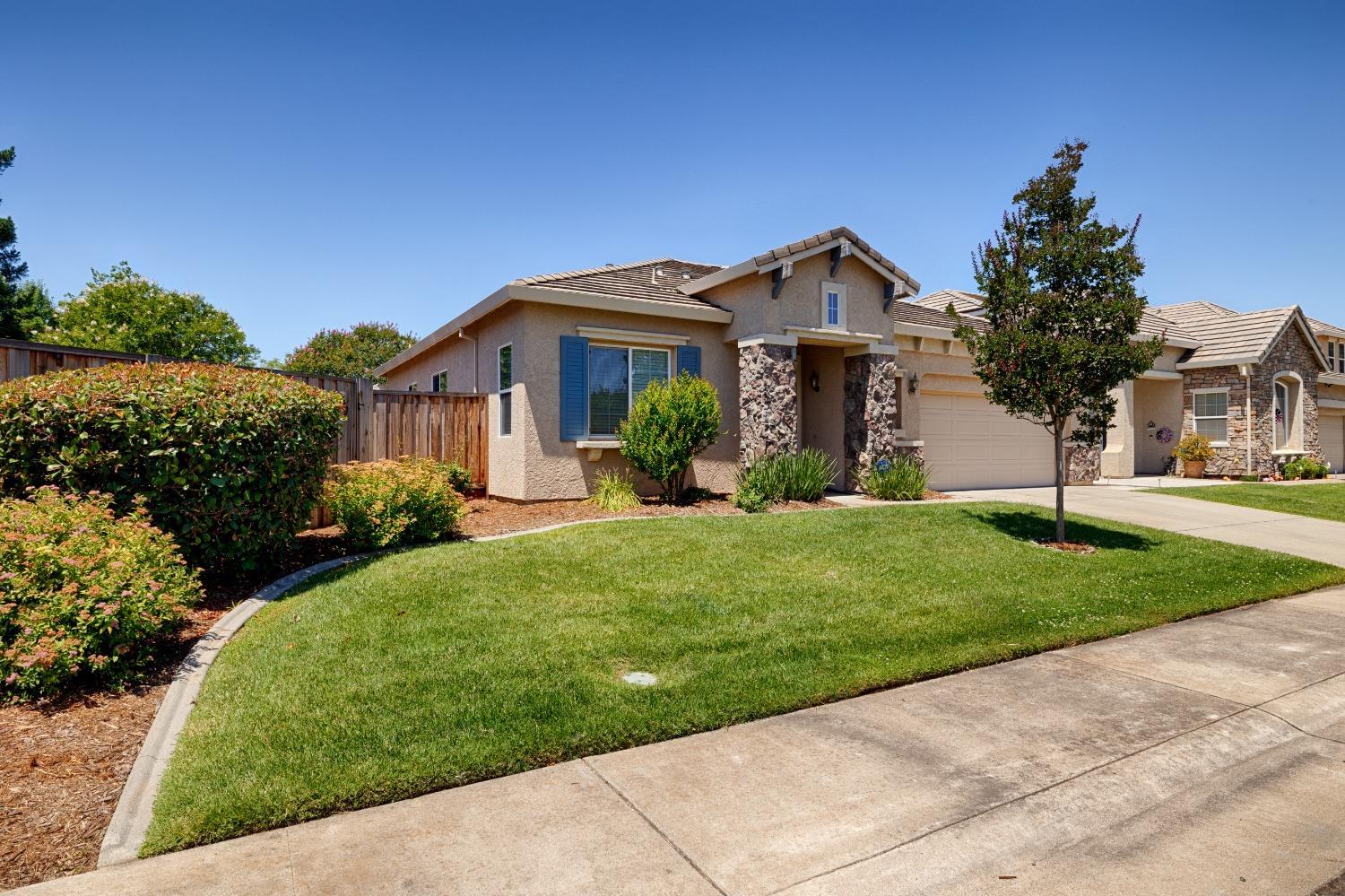 Detail Gallery Image 1 of 1 For 3601 Nicolette Way, Carmichael,  CA 95608 - 3 Beds | 2 Baths