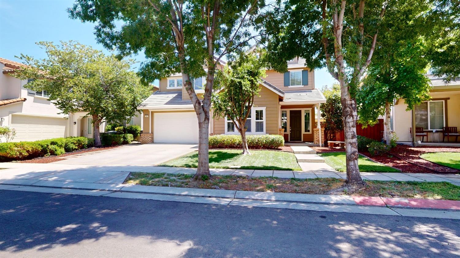 Detail Gallery Image 2 of 67 For 254 S Vista Hermosa St, Mountain House,  CA 95391 - 5 Beds | 3/1 Baths