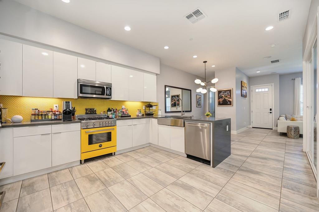 Crane Lane, West Sacramento, CA, 95691-6436