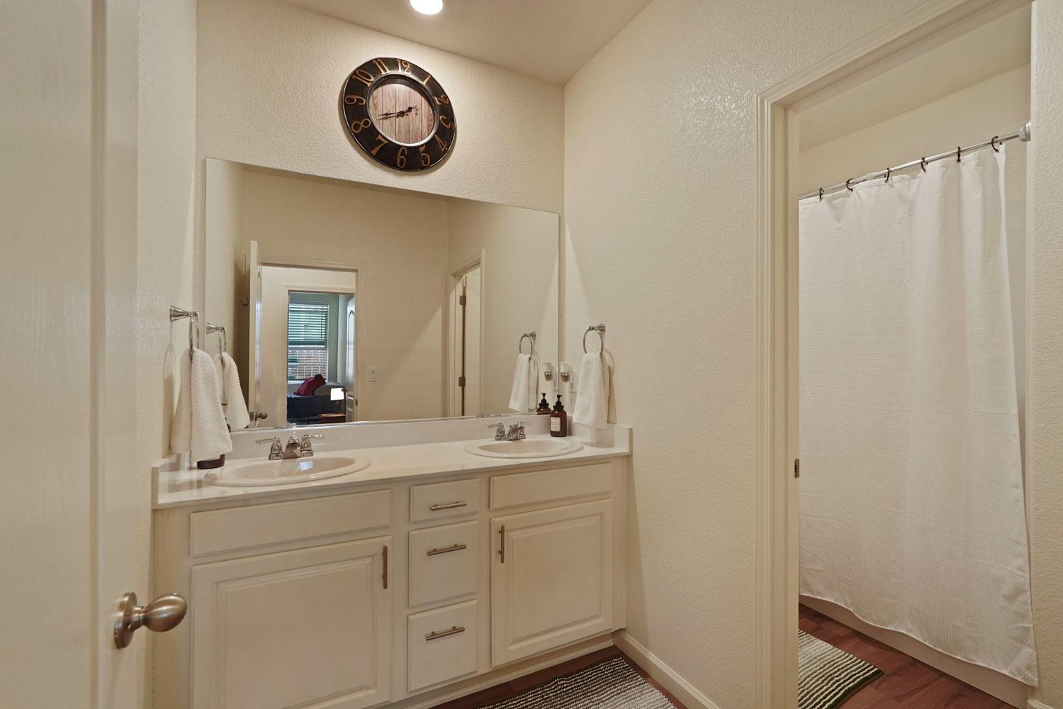 Detail Gallery Image 27 of 52 For 10461 Skynyrd Way, Stockton,  CA 95212 - 4 Beds | 2 Baths