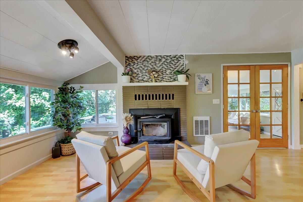 Detail Gallery Image 14 of 71 For 13874 Greenhorn Rd, Grass Valley,  CA 95945 - 2 Beds | 2/1 Baths